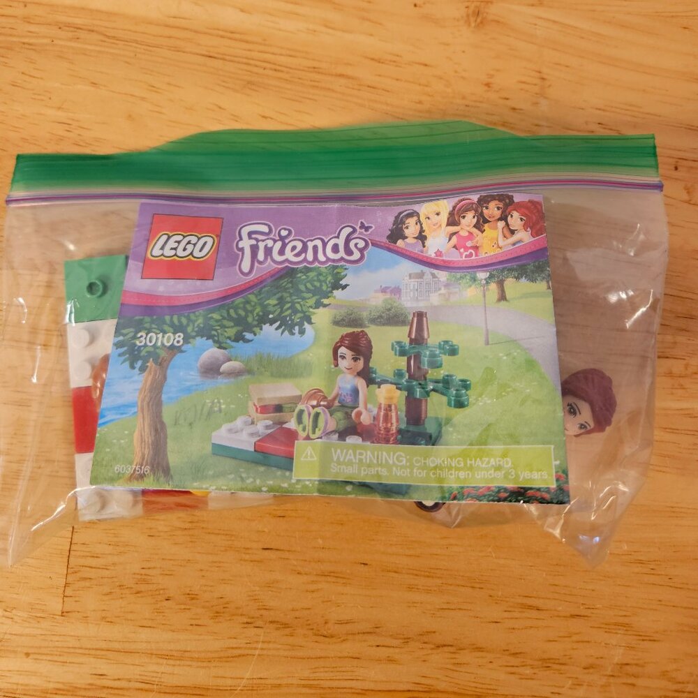Lego Friends #30108.Video Box Mins Picnic Set.  -- ITEM #1842